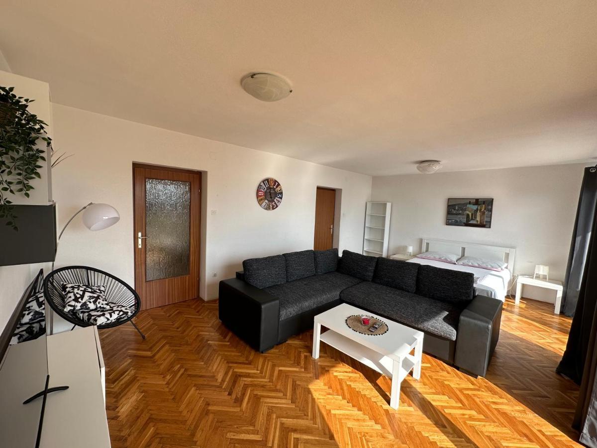 Apartments Matejcic Цриквениця Екстер'єр фото