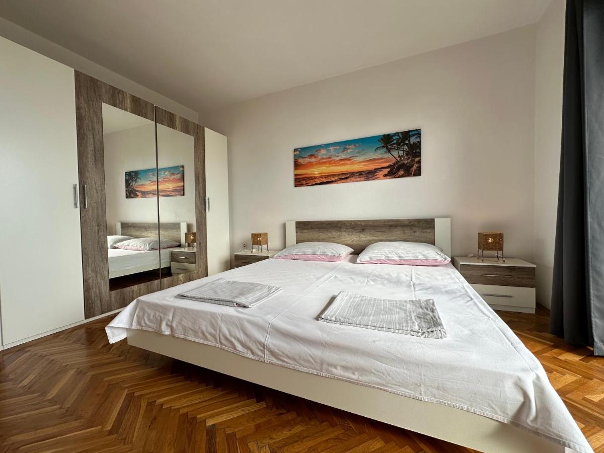Apartments Matejcic Цриквениця Екстер'єр фото